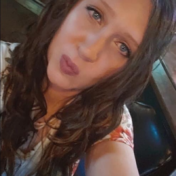 amandalee_1983